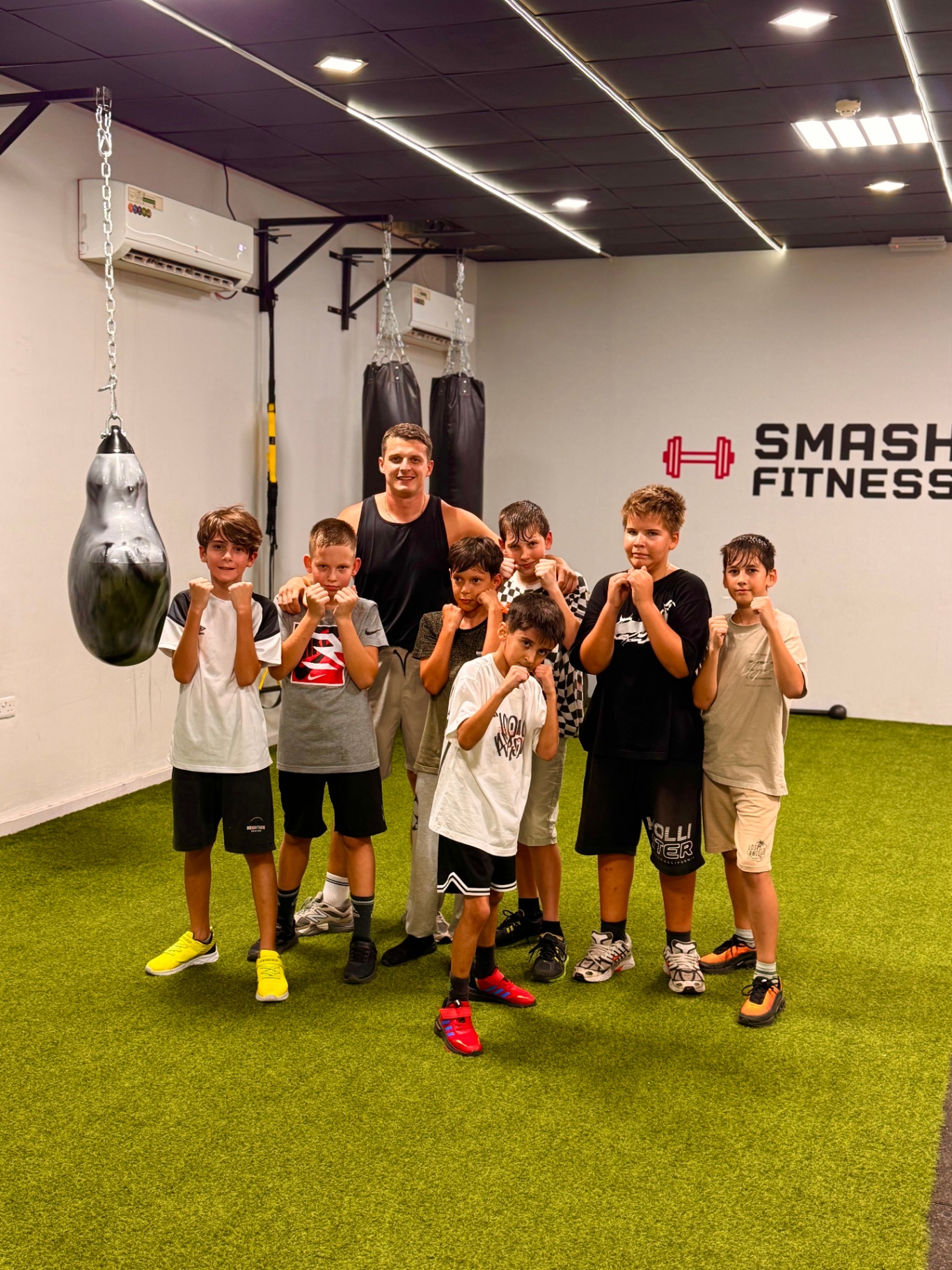 Kids boxing class group at SMASH